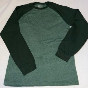 Boys Old Navy L/S T-shirt size 18 Husky